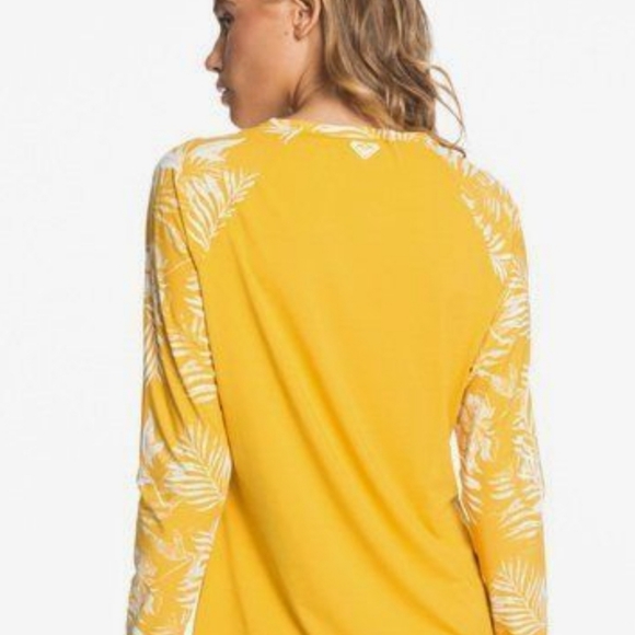 - 💛NWT Roxy Classic Rashgaurd!!! - Picture 3 of 7
